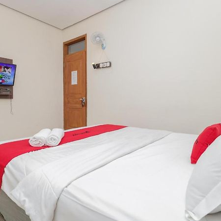 فندق Reddoorz At Wr Supratman Batu باتو المظهر الخارجي الصورة